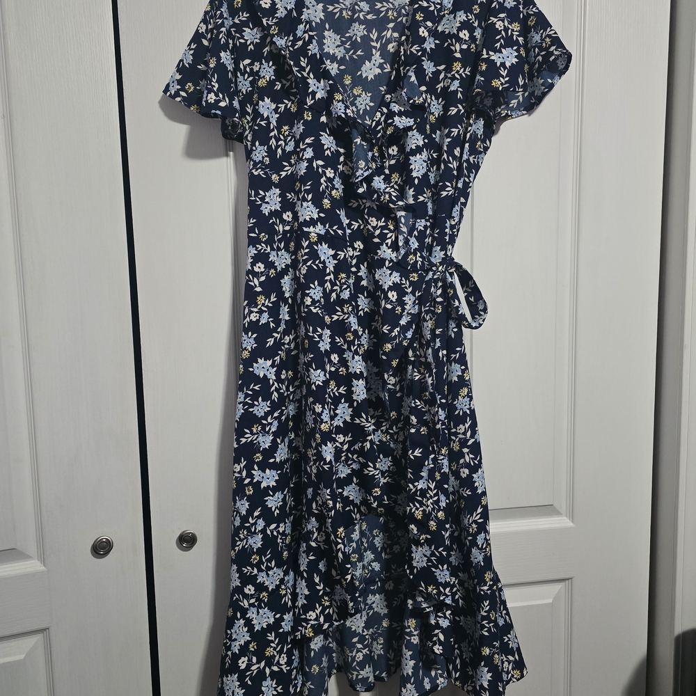Time and Tru Navy Floral Midi Dress
